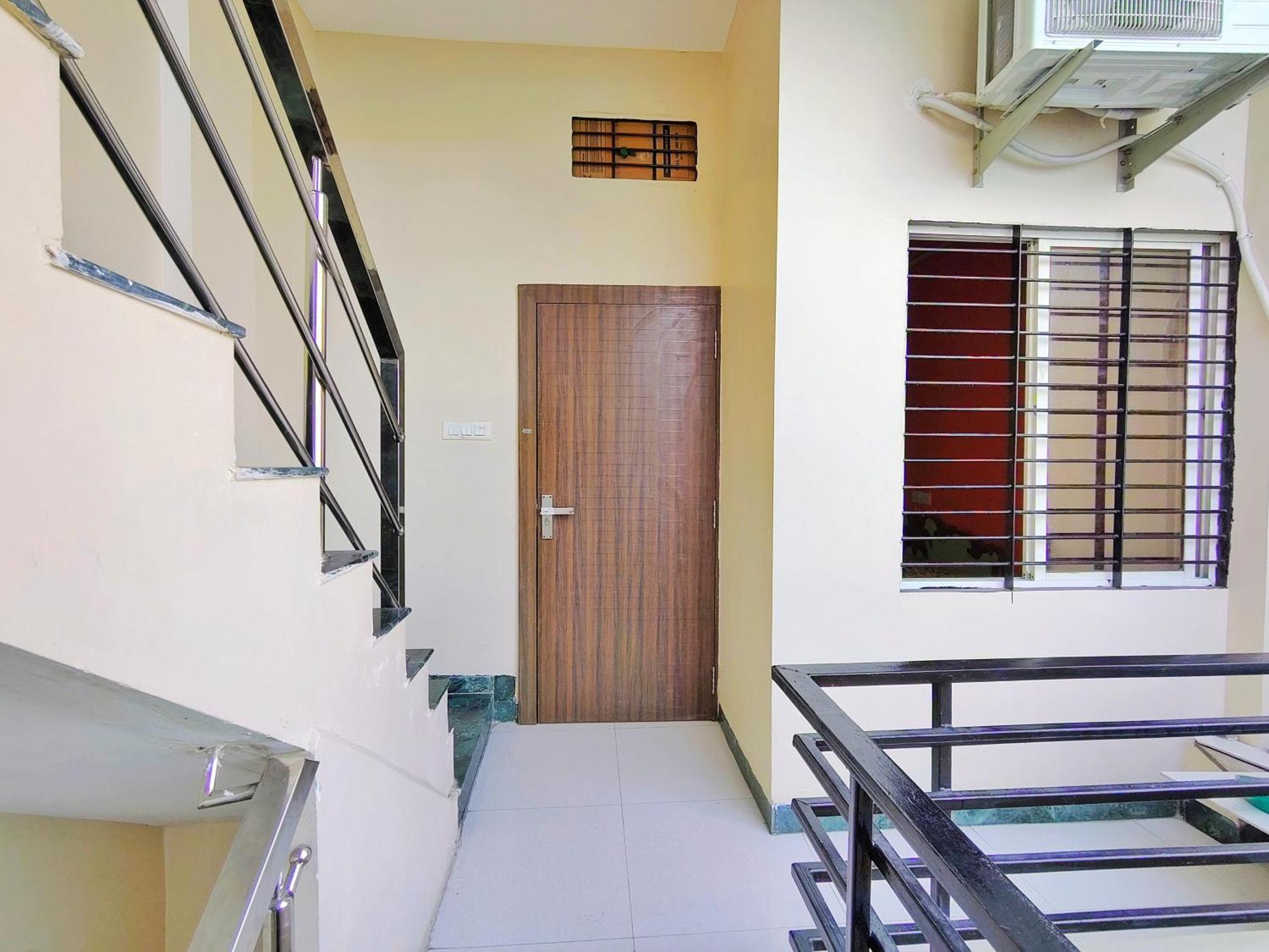 Anand Yatri Grah - Home Stay, اوجاين المظهر الخارجي الصورة