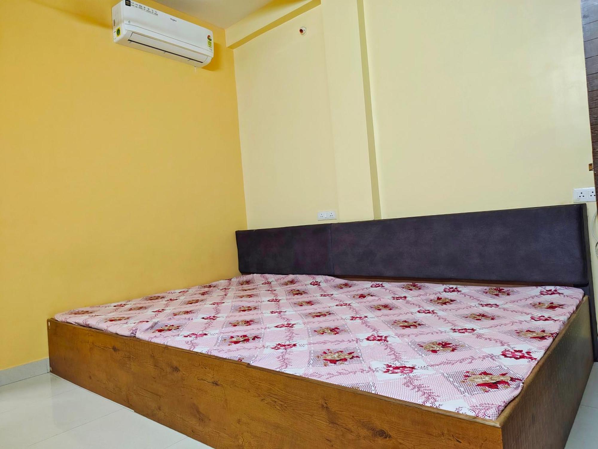 Anand Yatri Grah - Home Stay, اوجاين المظهر الخارجي الصورة